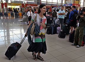 Blogueira cubana Yoani Sánchez inicia viagem pelo mundo