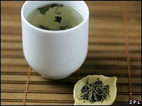 Tomar chá com freqüência ajuda a preservar a memória, diz estudo